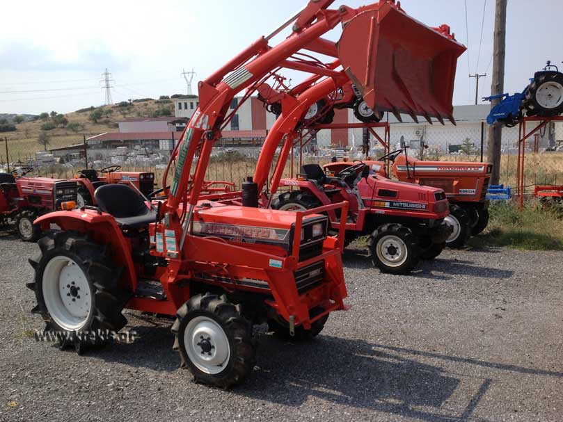 HINOMOTO E2004FL με κουβά