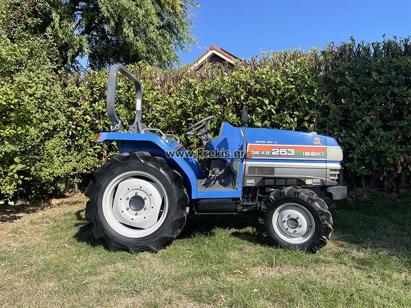 Τρακτέρ με καινούργια λάστιχα Iseki TG253