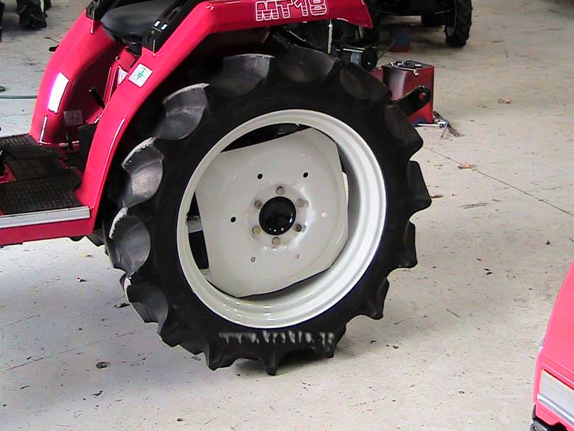 Τρακτέρ Mitsubishi MT-18D
